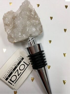 Tozai by Red Pineapple White Natural Geode Wine Bottle Stopper